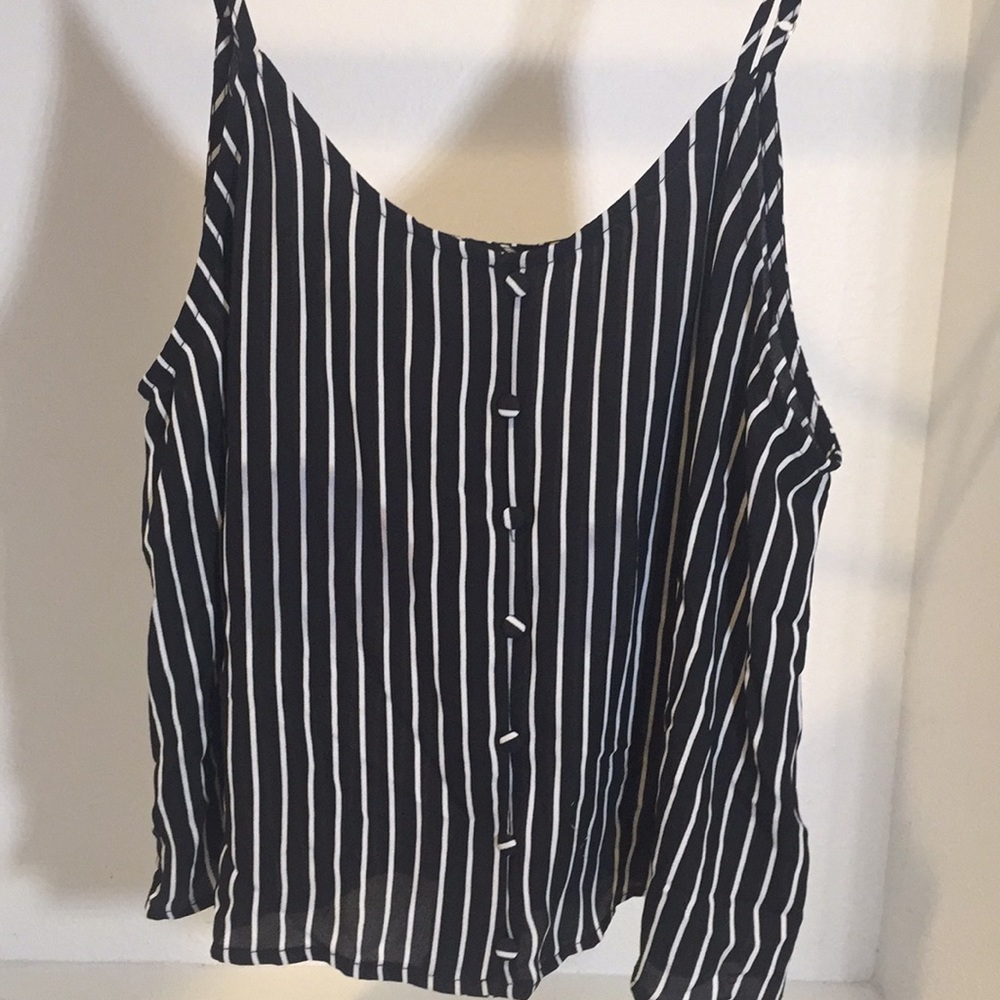 Papaya’s spaghetti strap loose tank top